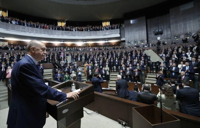 Cumhurbaşkanı Erdoğan: 'Samimiyseniz, yeni yasama yılında başörtüsünü anayasa ile teminat altına alalım''