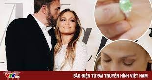 Ben Affleck'le Nikah Masasına Oturan Jennifer Lopez, Düğün Sonrası Alyansıyla Poz Verdi!