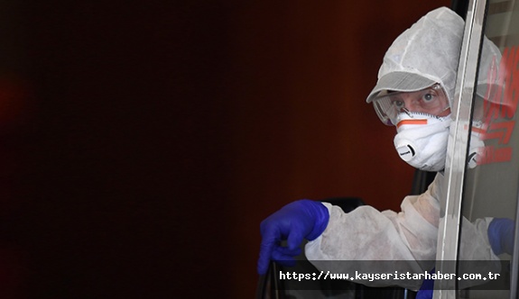 İspanya'da son 24 saatte koronavirüsten 565 kişi hayatını kaybetti