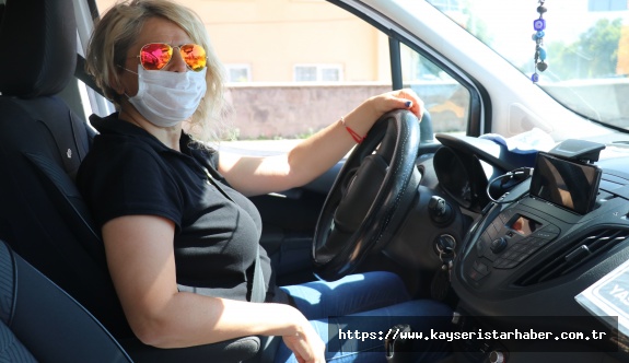 Kayseri'nin ilk kadın futbol hakemi taksi şoförü oldu