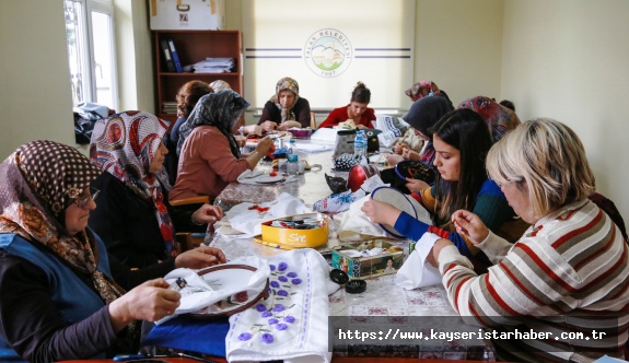 Talas’ta Kadınlara Yönelik Kurslar Yeniden Başlıyor