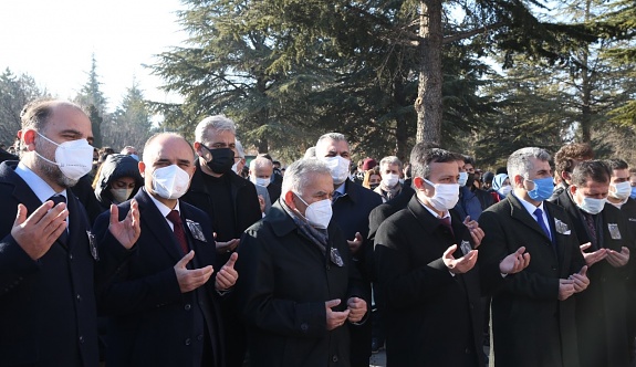 Başkan Büyükkılıç, Elim Kazada Vefat Eden Öğrencilerin Cenaze Törenine Katıldı Yaralıları Ziyaret Etti