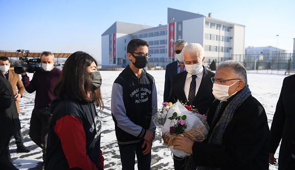 Başkan, Büyükkılıç  Kariyer Günleri'ne Osman Ulubaş Fen Lisesi İle Devam Etti