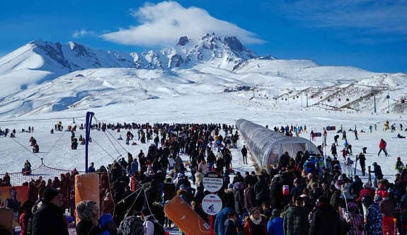 Erciyes hafta Sonunda 30 Bin Turist Ağırladı