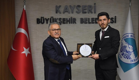 Başkan Büyükkılıç'a Genç Sanayicilerden Teşekkür Plaketi