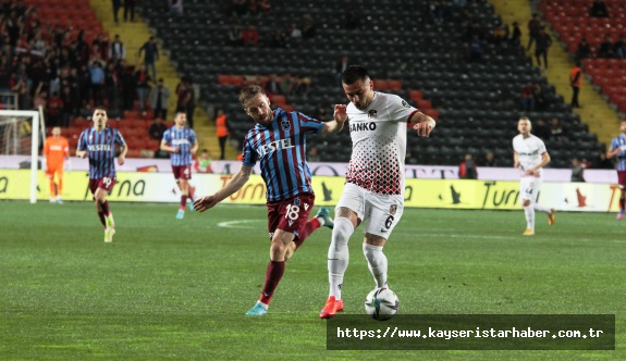 Lider, Gaziantep'te Bir Puana Razı!