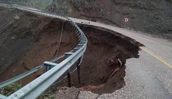 Heyelanda Mahsur Kalan 4 Kişi Kurtarıldı