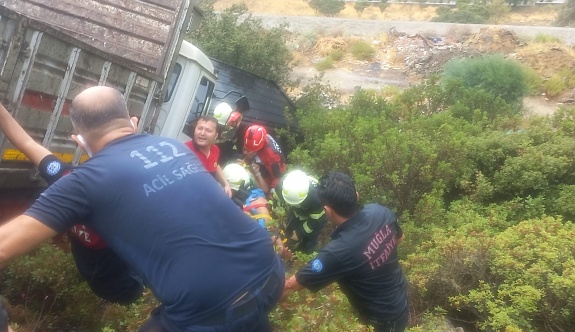 Sanatçı İbrahim Tatlıses, Bodrum'da geçirdiği Trafik Kazasında Araçta Sıkıştı