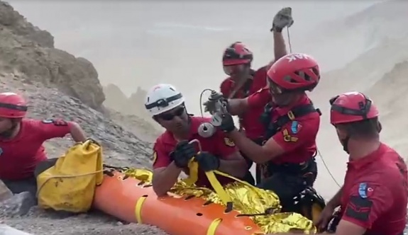 Erciyes Tırmanışı Yapan Dağcıların Üzerine Kaya Düştü: 1 Ölü, 1 Yaralı