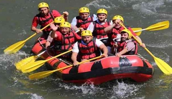 Vali Çiçek Rafting Yaptı