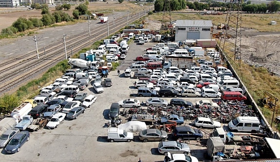 Yediemin Otoparkında Servet Bekliyorlar