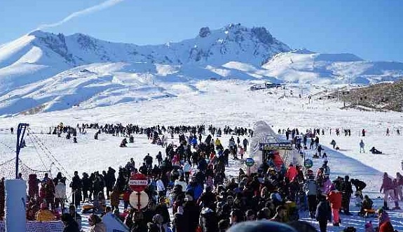 Erciyes 200 Bini Aşkın Turisti Ağırladı