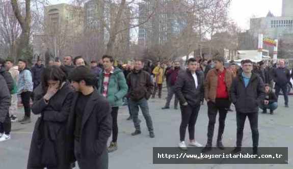 Kayseri'deki ağır hasarlı binanın yıkımına başlandı