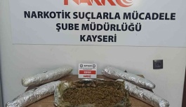 Otomobilde  1 kilo 800 Gram Esrar Ele Geçirildi