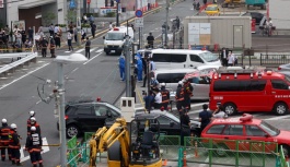 Japonya'da eski başbakan Abe silahlı saldırıya uğradı, durumu ağır