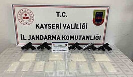 Jandarmadan uyuşturucu tacirine suçüstü: Uyuşturucuyu kombiye saklamışlar