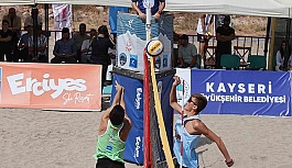 Erciyes'te düzenlenen plaj voleybolu turnuvası başladı